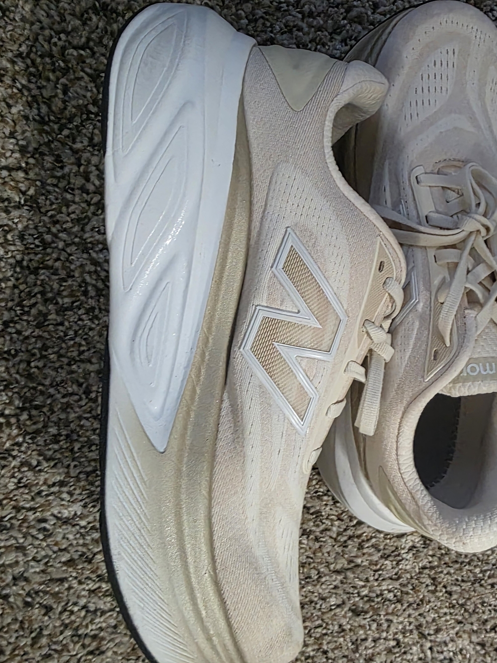 New Balance Cream/Tan Women's Lightweight Running Sneakers - Picture 5 of 9